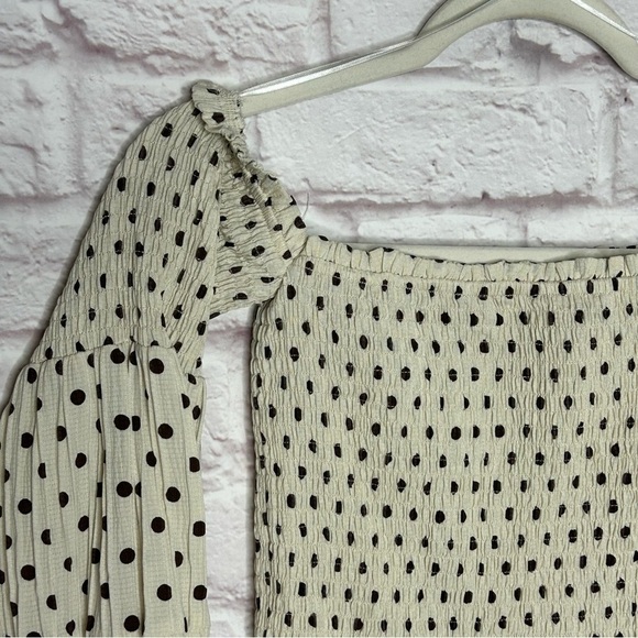 Line and Dot Off Shoulder Polka Dot Puff Sleeve Top - Picture 7 of 12